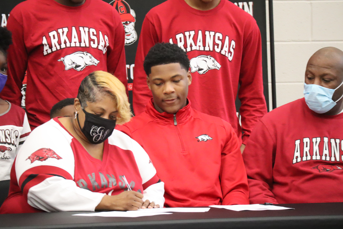 Jayden johnson signs with arkansas